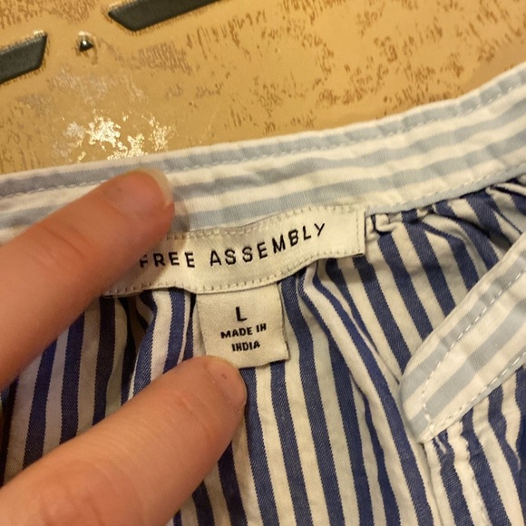 Free Assembly Women's V-Neck Peplum Top with Long Sleeves size Large - Picture 12 of 13